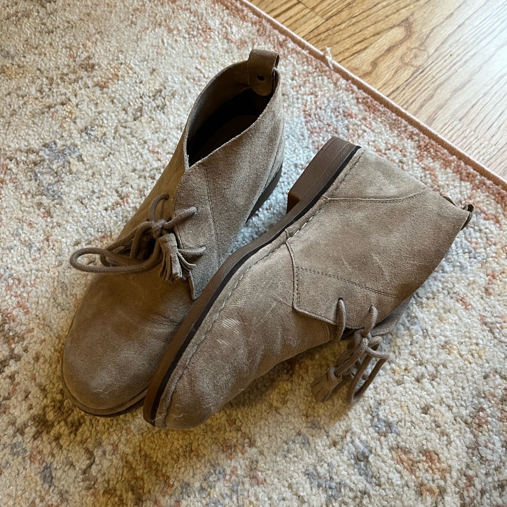 Women’s Chukka boots